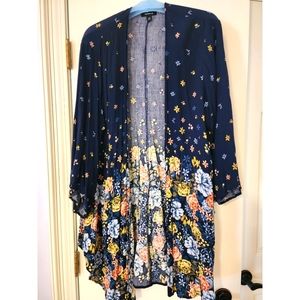 Torrid Size 1/2 (14-20) Floral Navy Cardigan